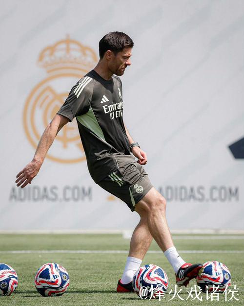 阿韦洛亚否认接替阿隆索:他非常出色 阿韦洛亚否认接替阿隆索:他非常出色